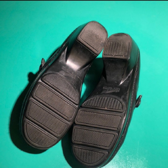 Black Dansko Shoes - Picture 5 of 6